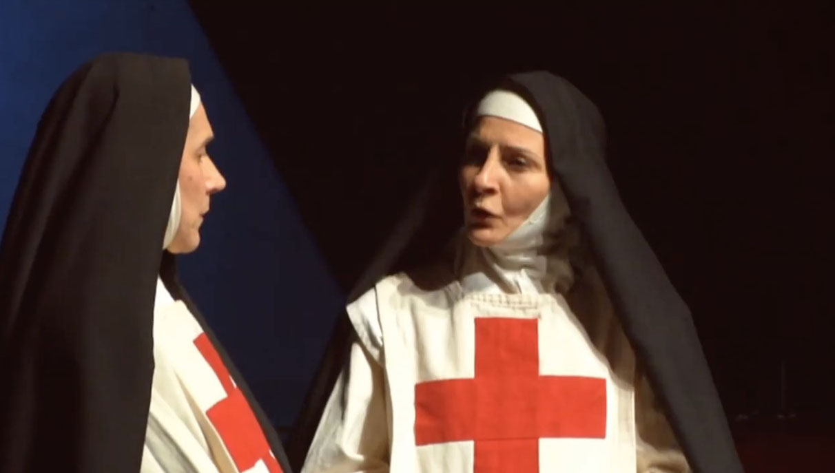 Louise Lemoine Torrès dans le rôle de Mère Agnès - PORT ROYAL, aux collège des Bernardins, à Paris (ici avec Laurence Hétier - Sœur Angélique)